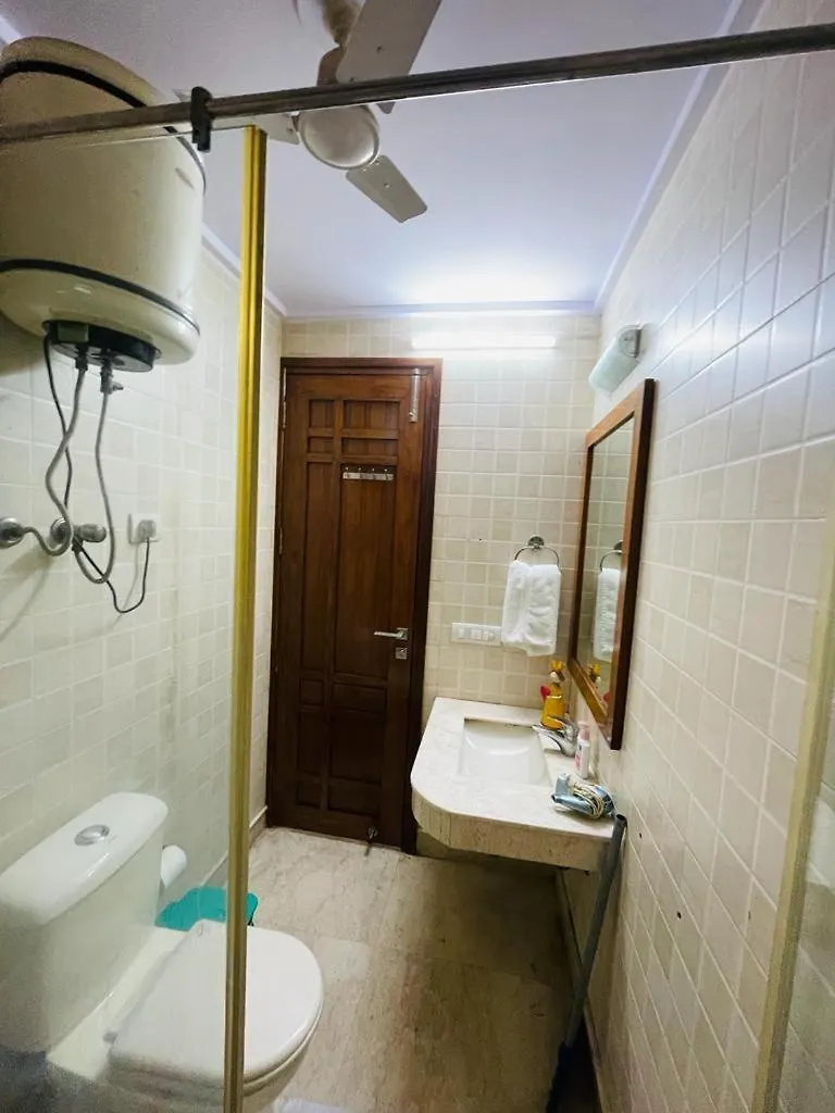 בית הארחה גורגאון Divine India Studio Room Mg Road הודו