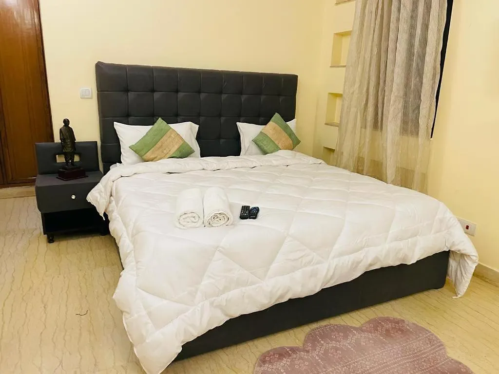 גורגאון Divine India Studio Room Mg Road